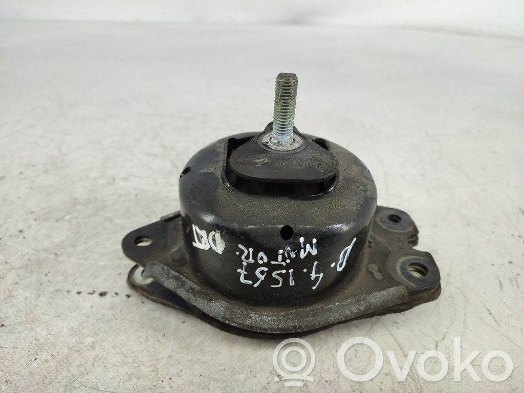 Engine mount bracket   8200000011D