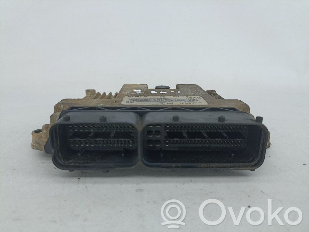 Unidad de control/módulo del motor   0281011943,55556829