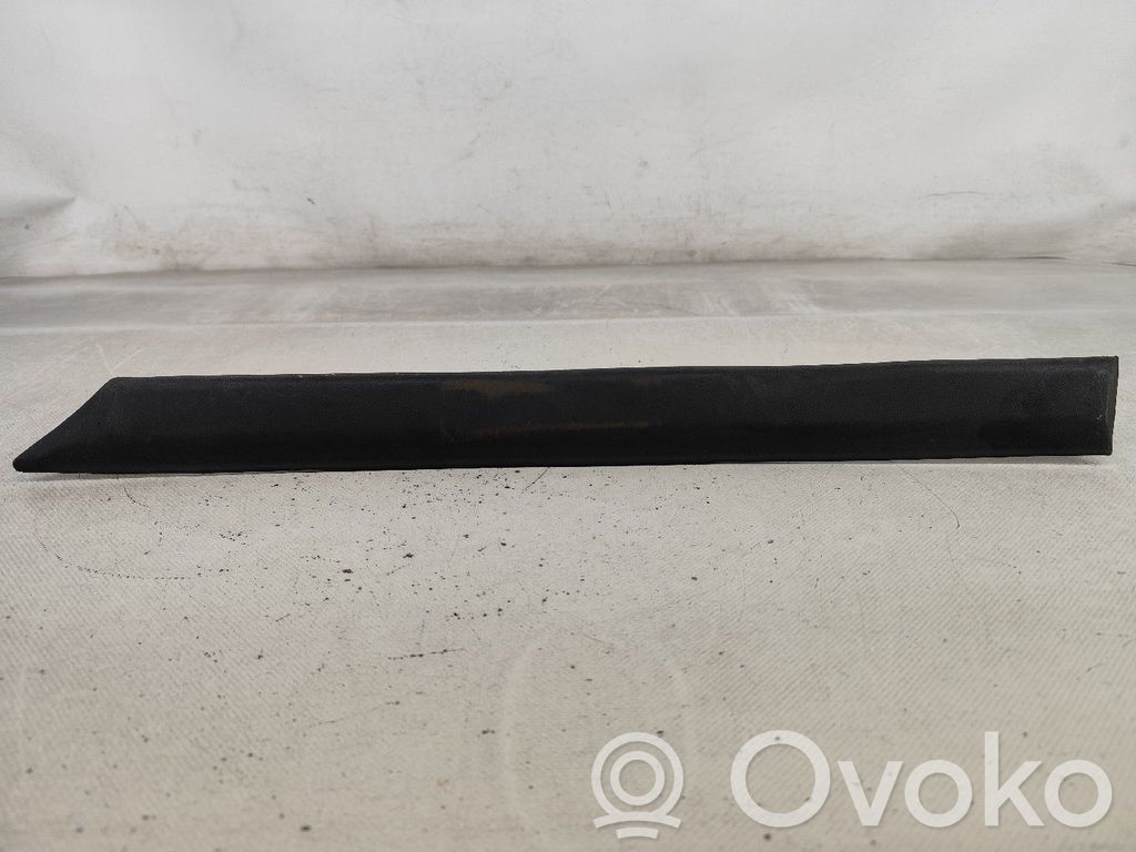 Volkswagen Golf III Moldura de la aleta trasera