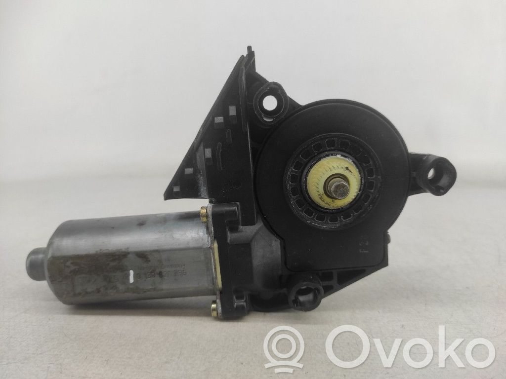 Front door window regulator motor   0130821765