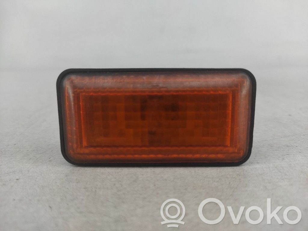 Volkswagen Golf III Blinker vorne Stoßstange 