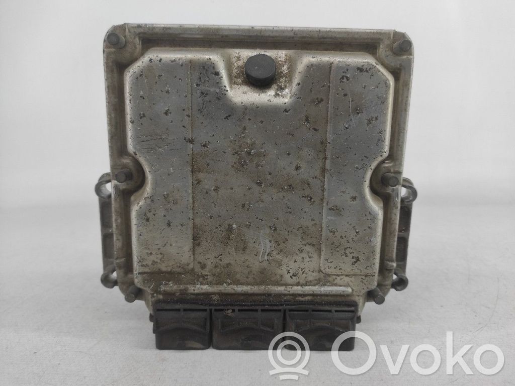 Unidad de control/módulo del motor   0281010297,8200183768