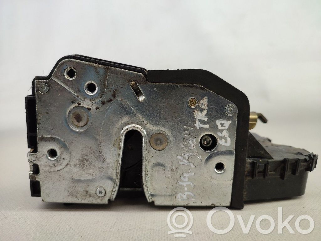Rear door lock   7PINOS
