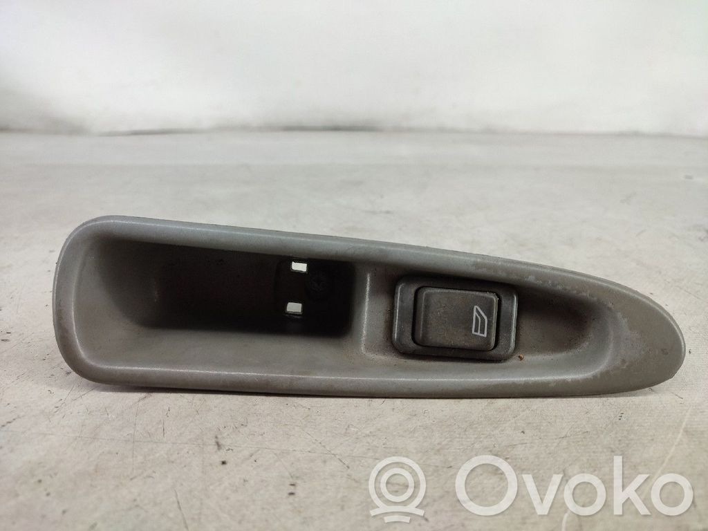 Volvo S40, V40 Interruttore di controllo dell’alzacristalli elettrico 