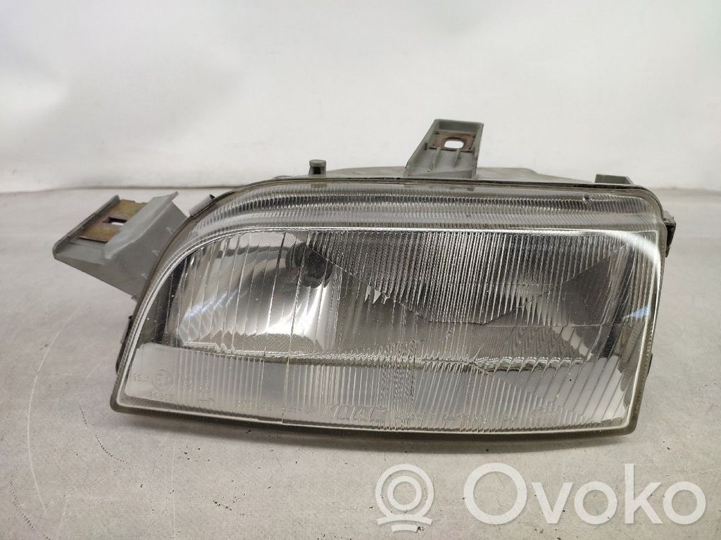 Fiat Punto (176) Faro/fanale