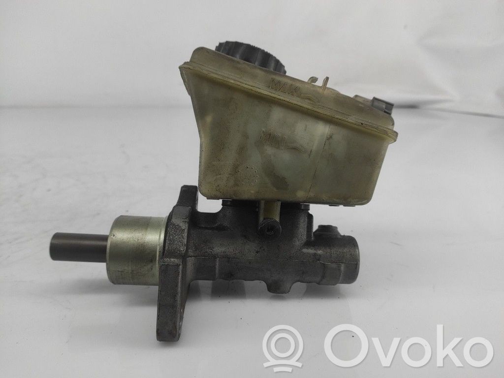 Master brake cylinder