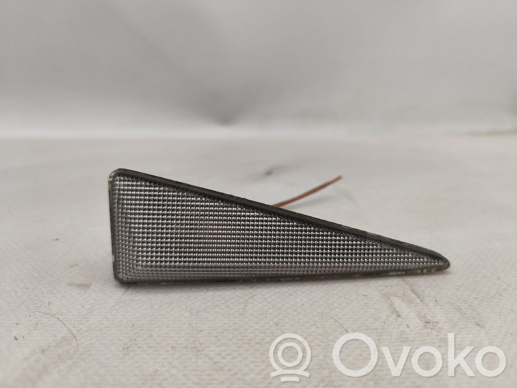Clignotant de pare-chocs avant   82000274159