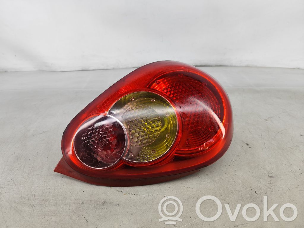 Toyota Aygo AB10 Luces portón trasero/de freno 