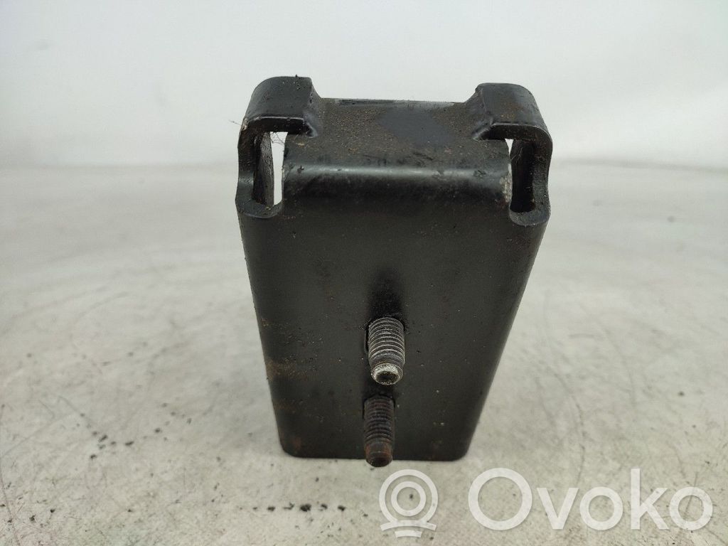 Engine mount bracket   777052,781298