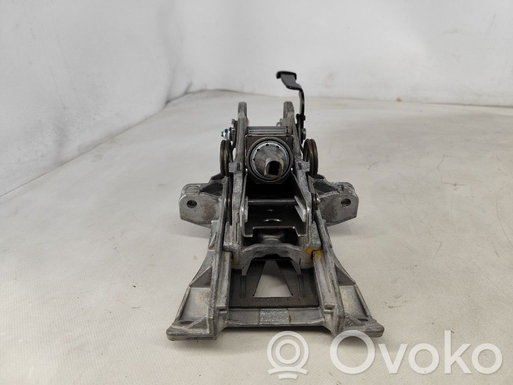 Steering wheel   HPLA3C529CB,ZG546612G
