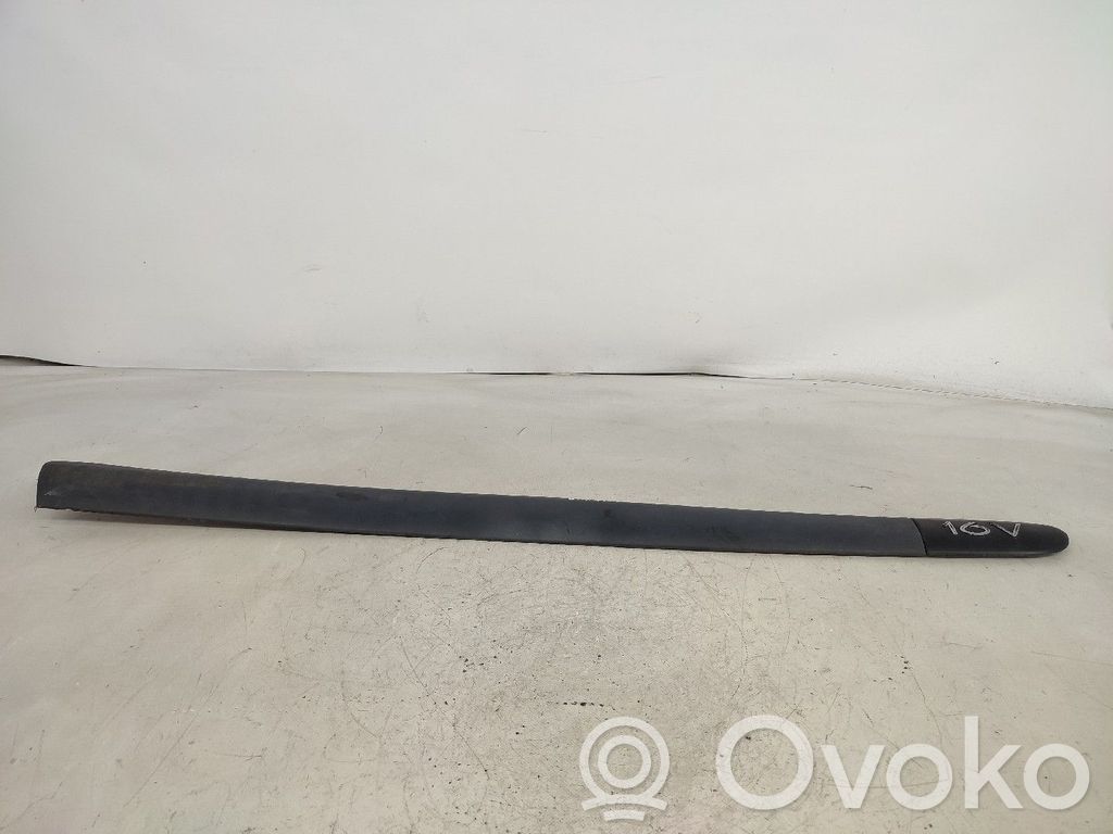 Renault Clio II Etuoven lista (muoto) 