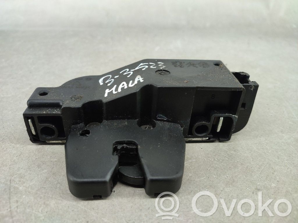 Tailgate exterior lock   9652301980