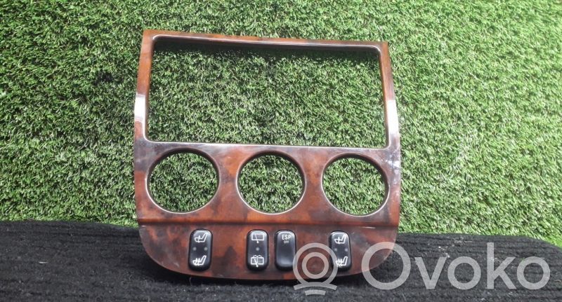 Mercedes-Benz ML W163 Radio/GPS head unit trim 