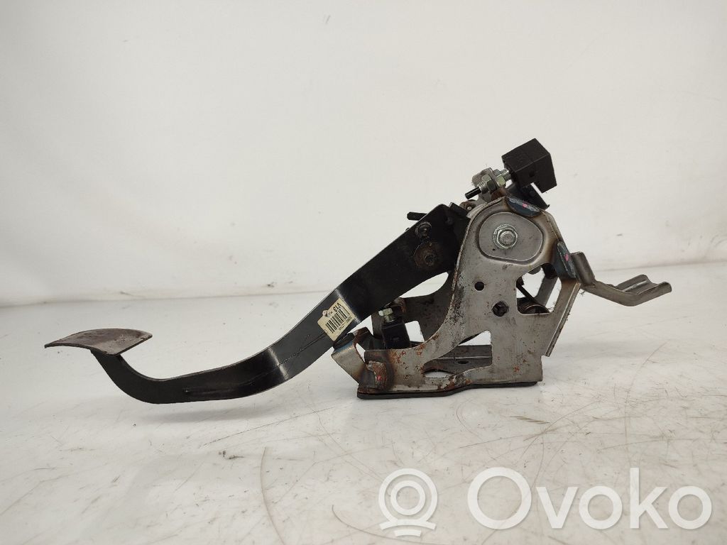 Sankabos pedalas   328023Z700