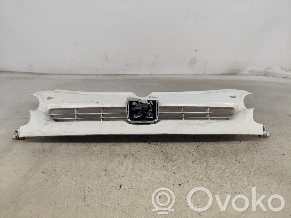 Grille de calandre avant   9618254777