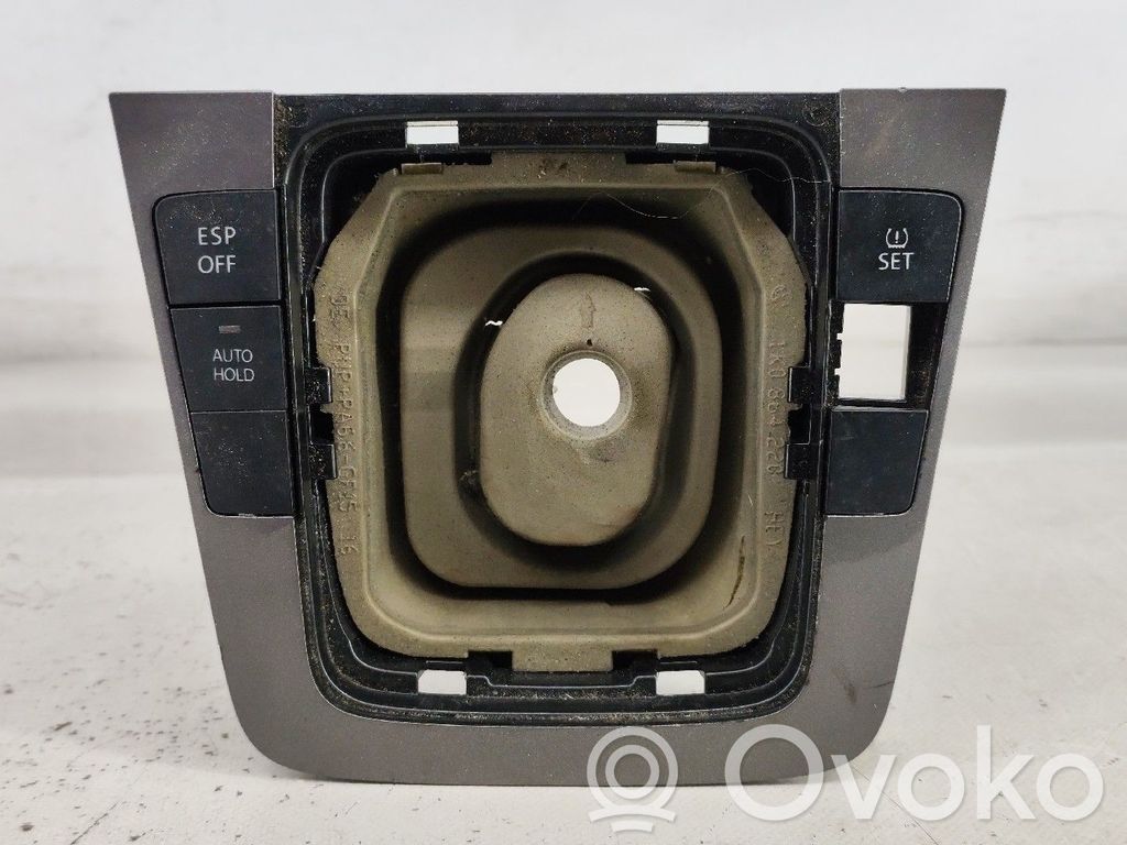 Volkswagen PASSAT B6 Rămă unitate radio/GPS 