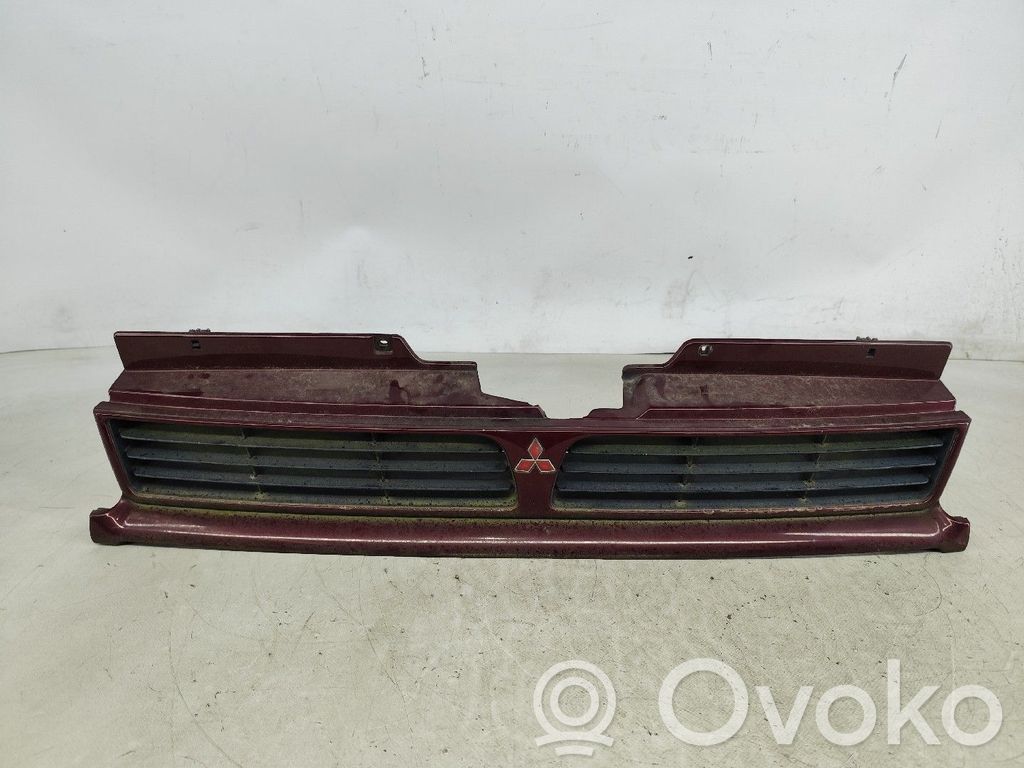 Front grill   MB67240