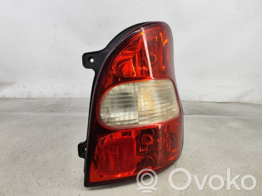 KIA Carnival Задний фонарь в кузове 