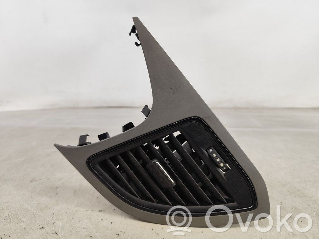 Rejilla de ventilación central del panel   ESQUERDO,5F1820901