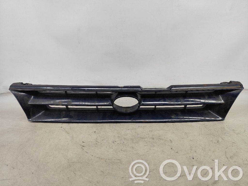 Toyota Corolla E100 Priekšējais režģis 