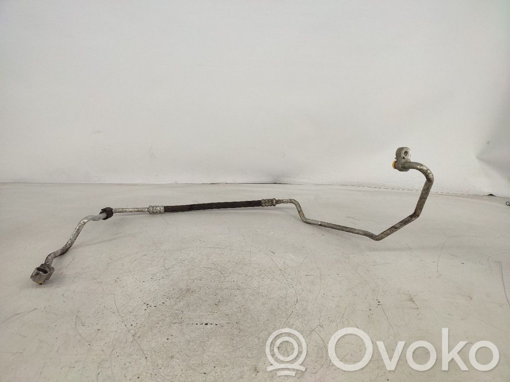 BMW 1 E82 E88 Ilmastointilaitteen putki (A/C) 