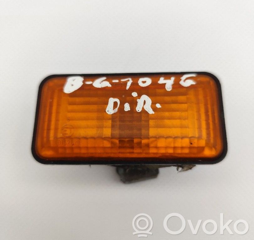 Volkswagen Golf III Blinker vorne Stoßstange 