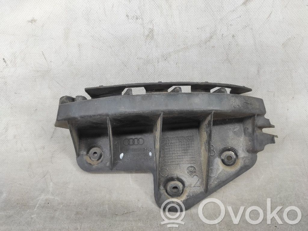 Audi A3 S3 8P Etupuskurin kannake 