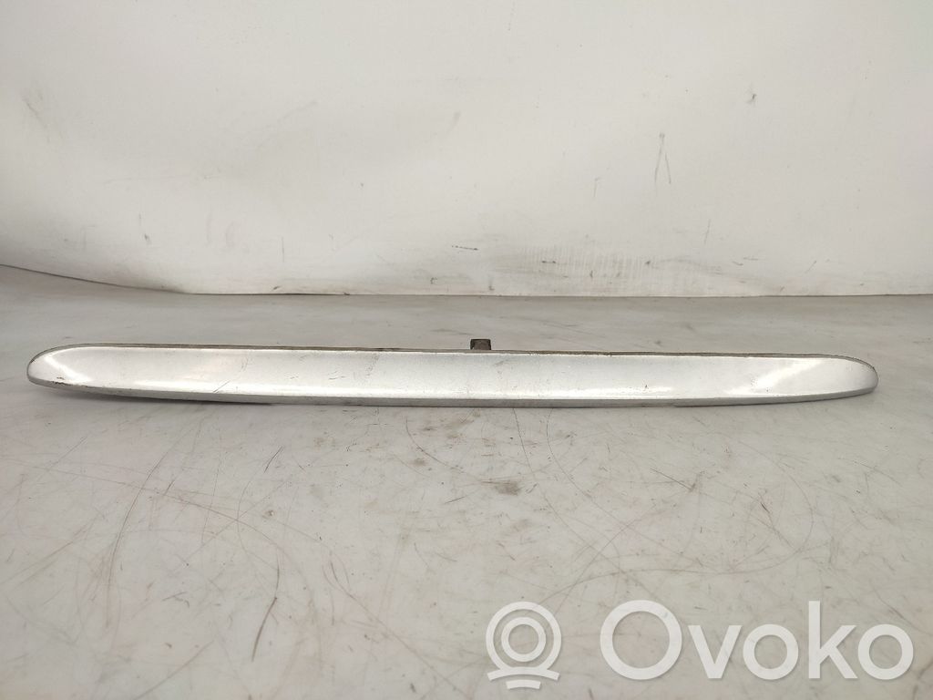 Peugeot 307 Garniture latéral de hayon / coffre 