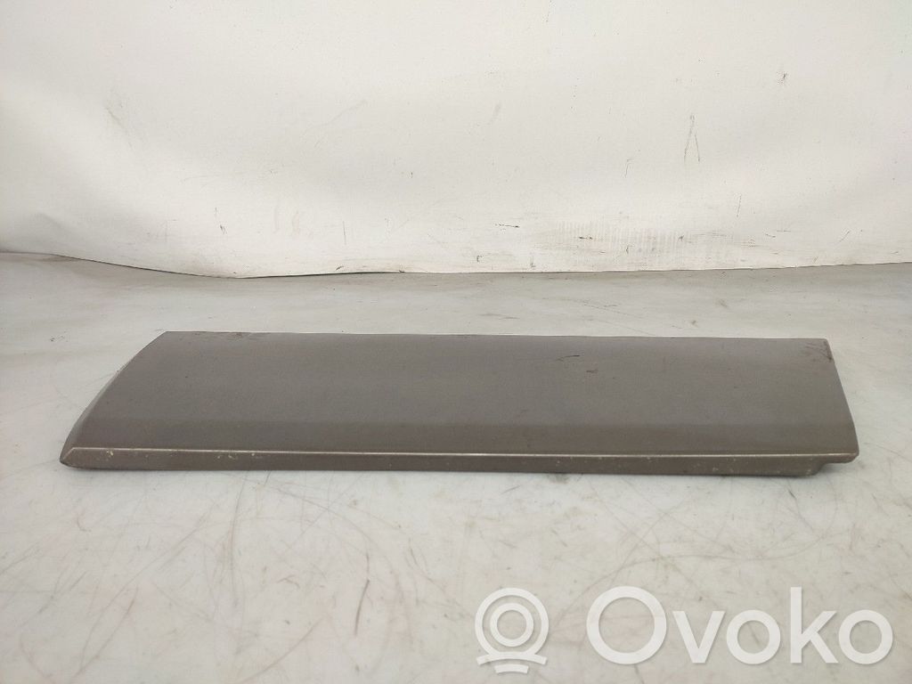 Mercedes-Benz 190 W201 Listwa drzwi przednich 