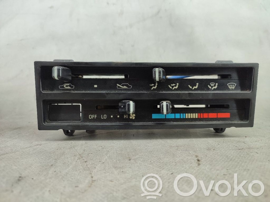 Toyota Corolla E90 Climate control unit 