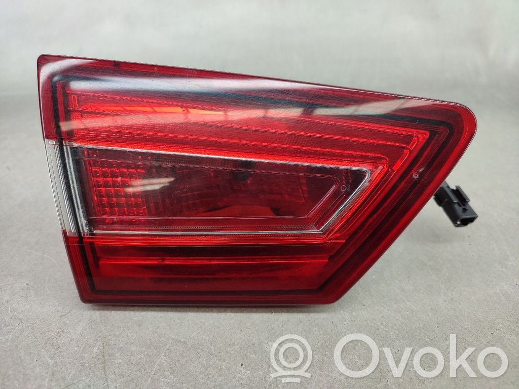 Renault Clio IV Luci posteriori del portellone del bagagliaio