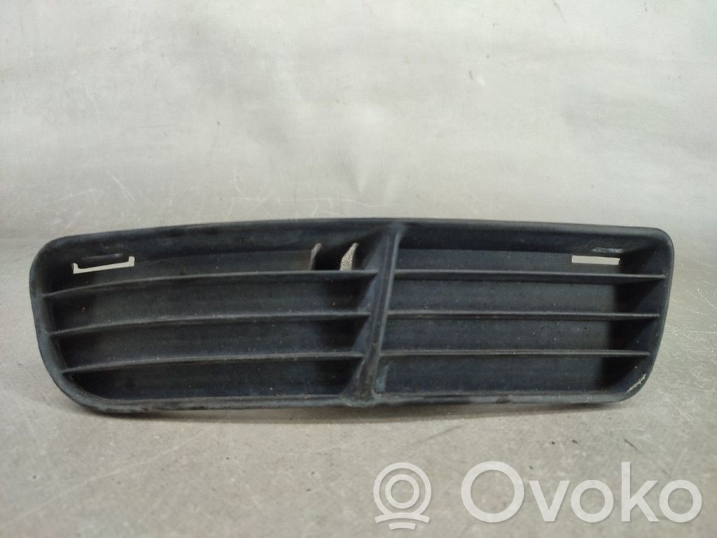 Atrapa chłodnicy / Grill   6N0855666