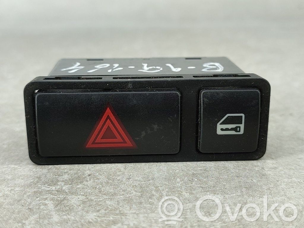 Botón interruptor de luz de peligro   61318368920