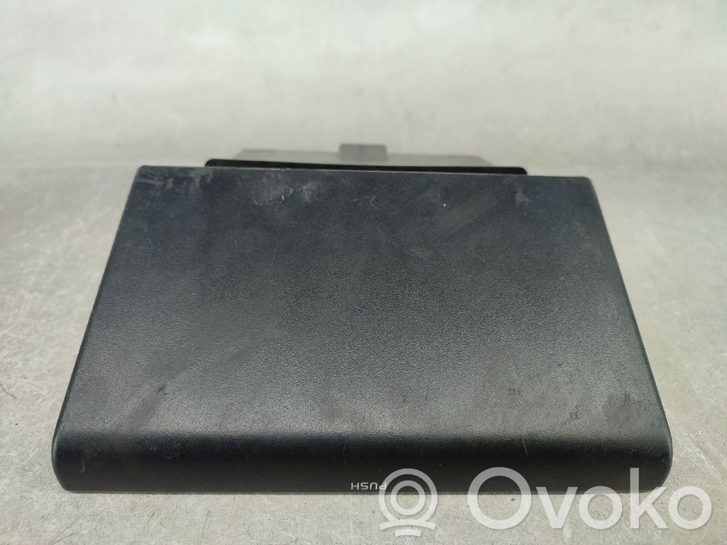 Car ashtray   9145708