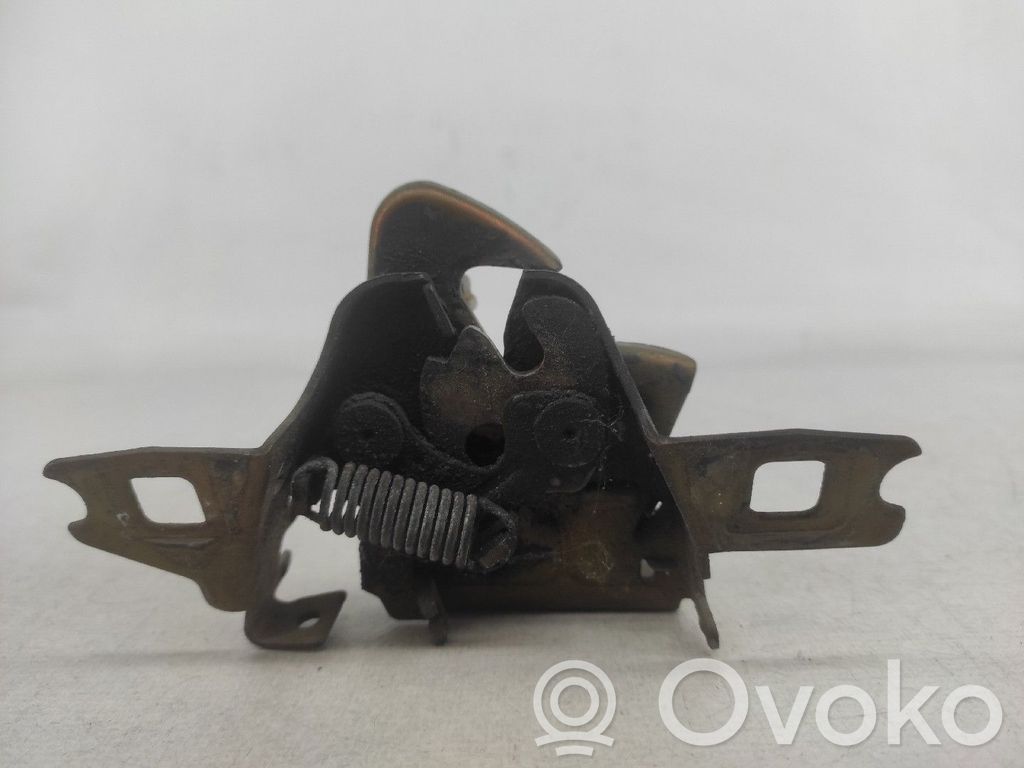 Volkswagen Golf III Cârlig/încuietoare capotă motor