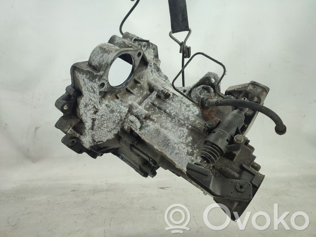 Volkswagen Golf IV Cutie viteze manuală cu 5 trepte 