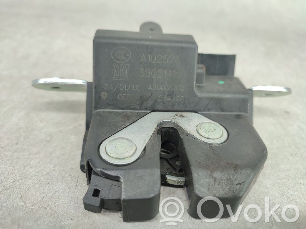 Opel Corsa E Serratura esterna portellone