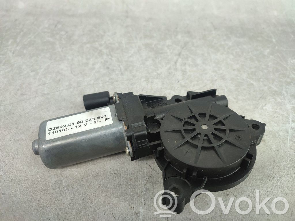 Motor del regulador de la ventanilla de la puerta delantera