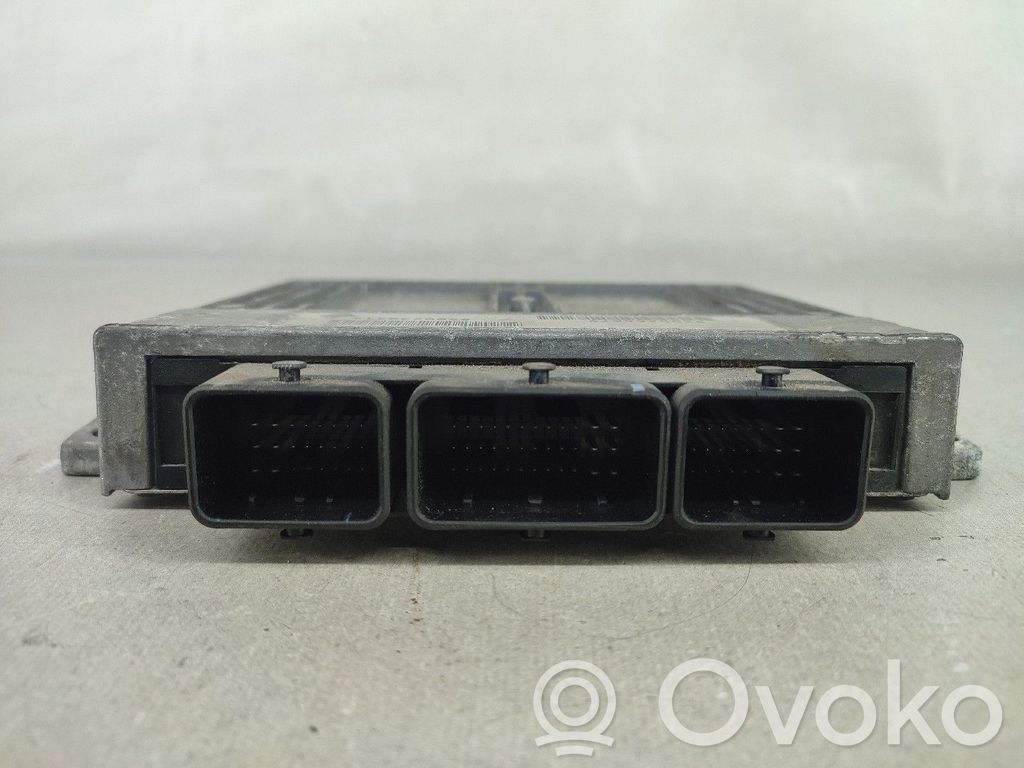 Unidad de control/módulo del motor   8200230514,8200264679