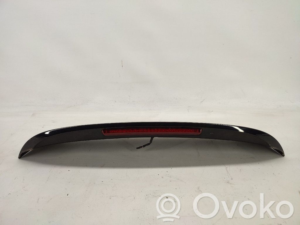 Troisième feu stop   COM,1K8827933,AILERON