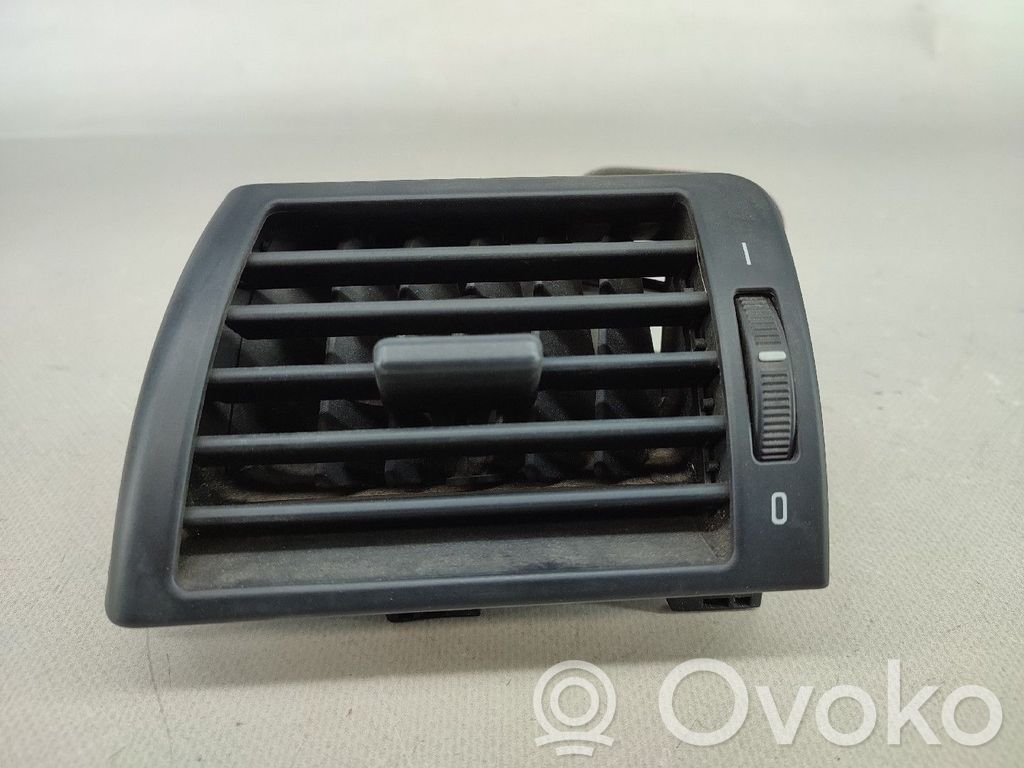 Grilă ventilație centrală   64228361897