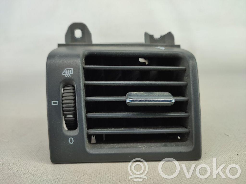 Mercedes-Benz E W210 Rejilla de ventilación central del panel