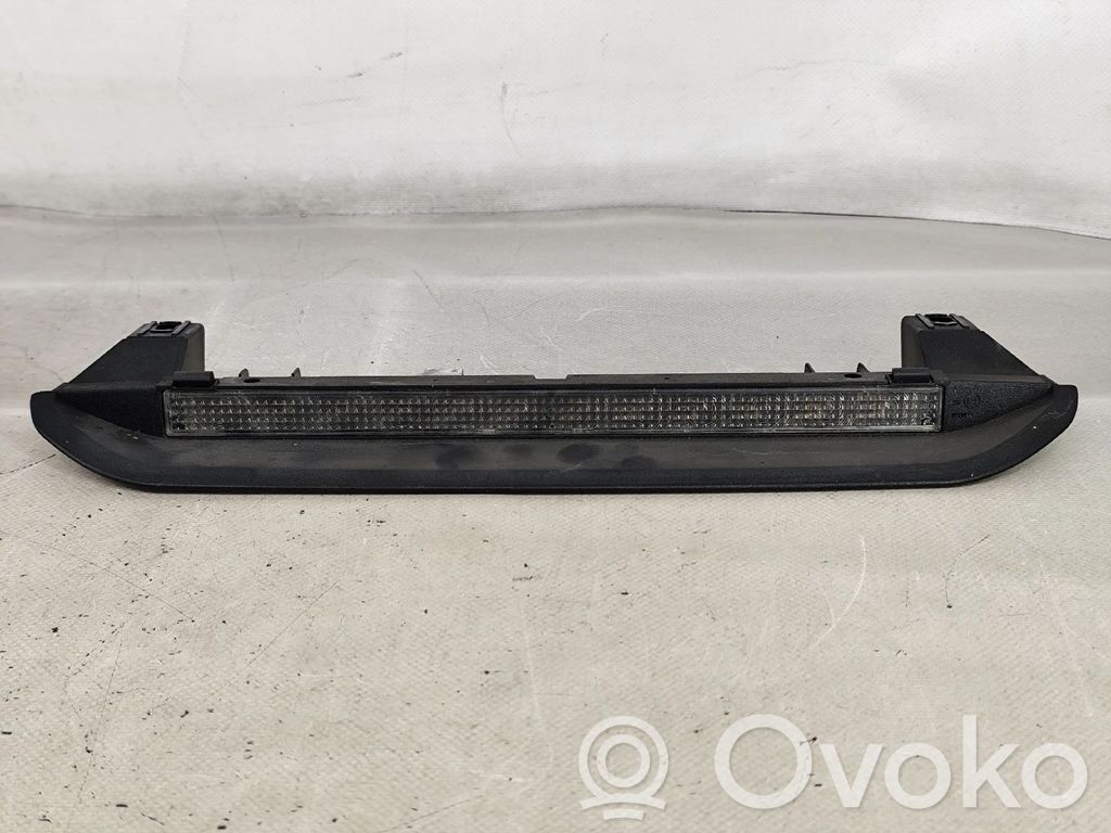 Nissan Almera N16 Troisième feu stop 