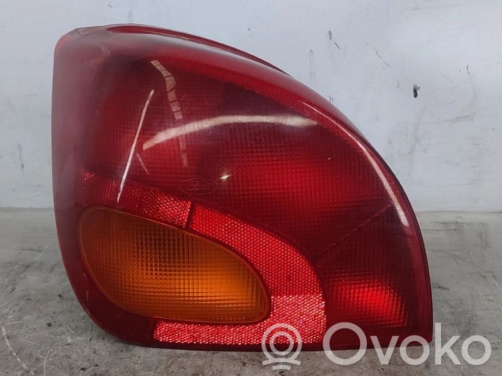 Ford Fiesta Feux arrière sur hayon