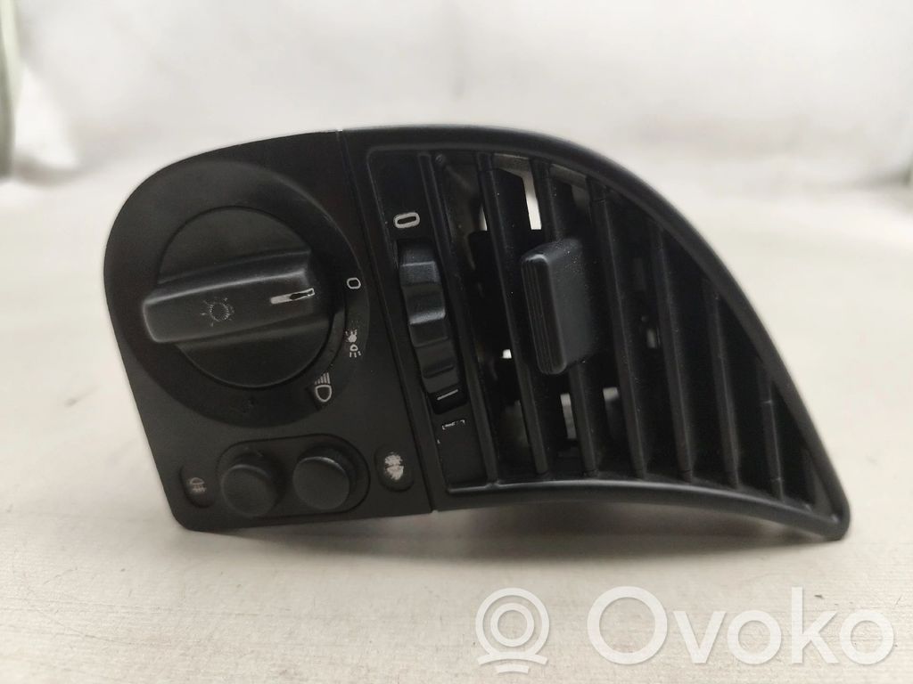 BMW 3 E36 Rejilla de ventilación central del panel 