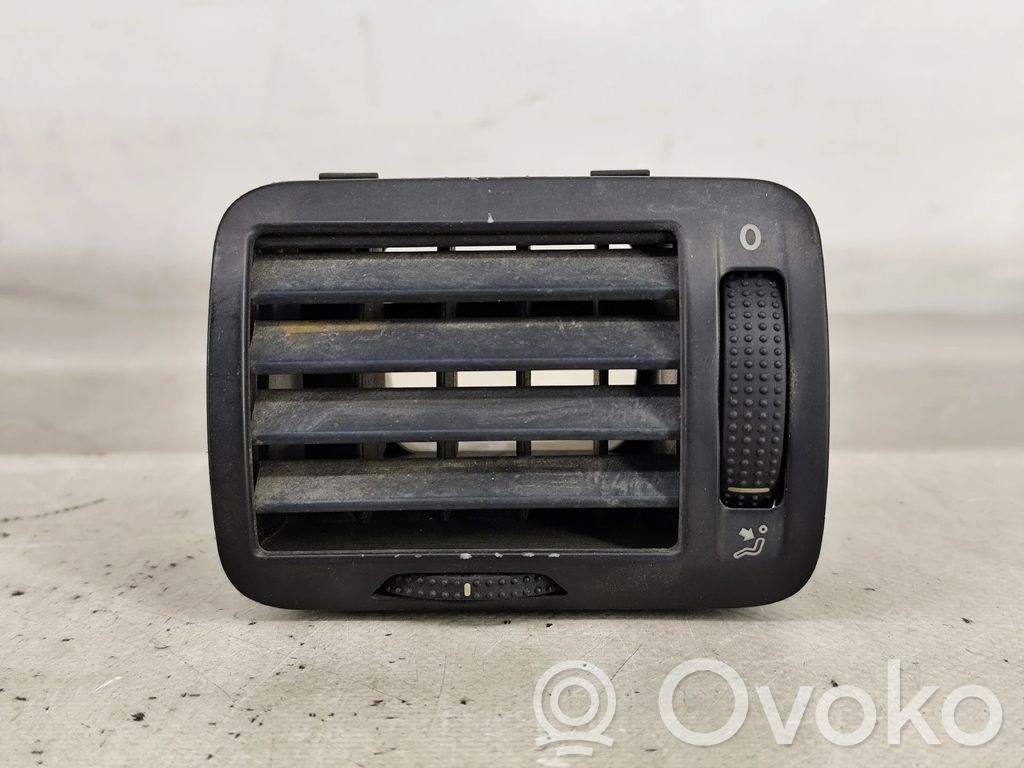 Volkswagen PASSAT B5 Griglia di ventilazione centrale cruscotto 