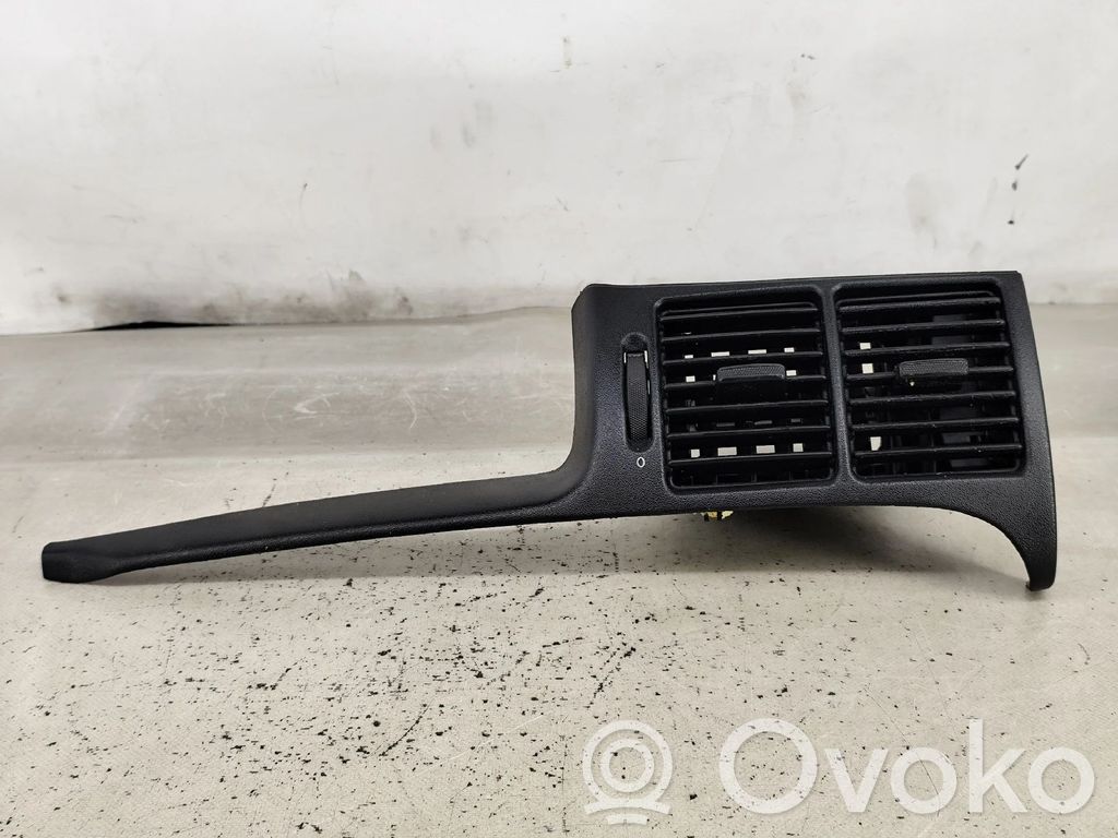 Opel Vectra B Центральная воздушная решётка 