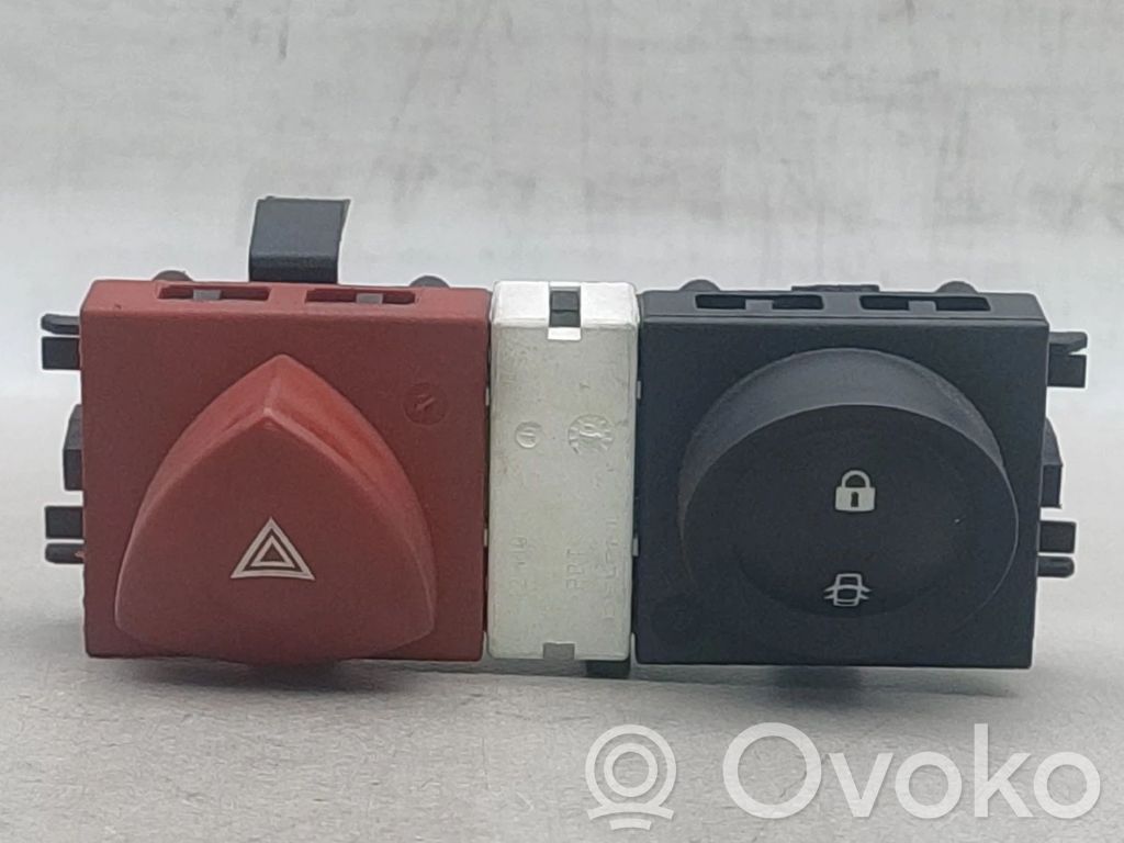 Hazard light switch   8200407415,8200407416,88040009,88040010