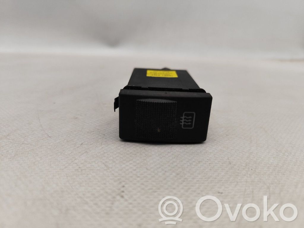 Tuulilasinlämmittimen kytkin   4D0941503