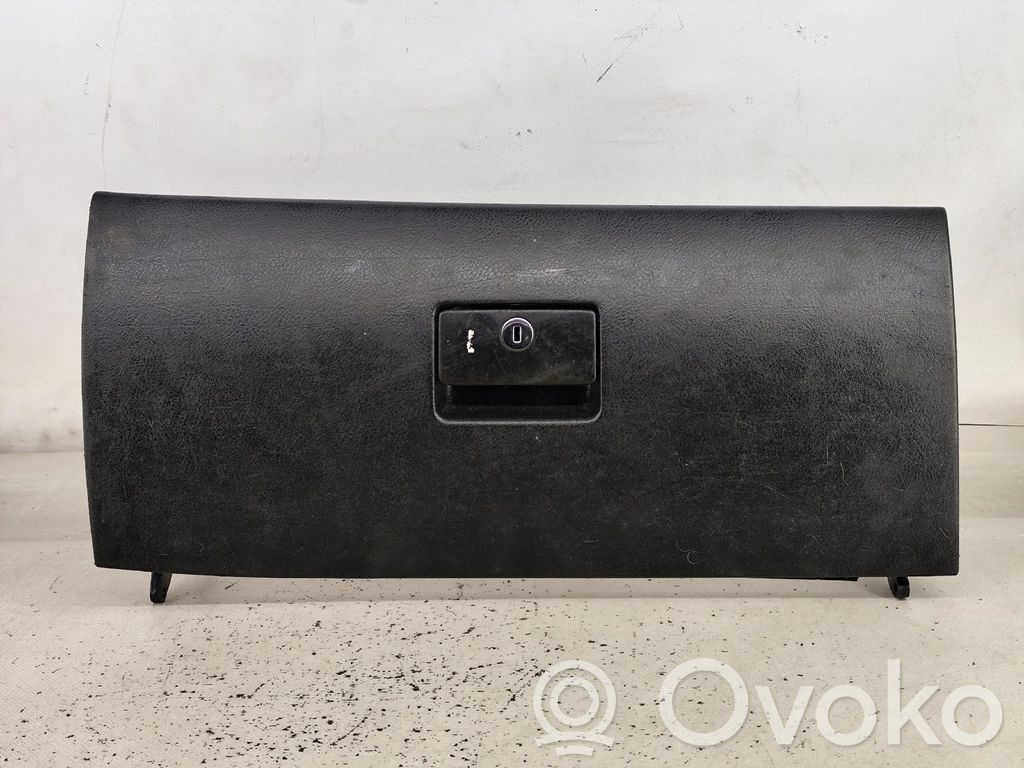 Guantera   1J1858132A